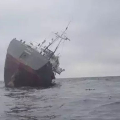 Товарен кораб с 14 членен екипаж потъна край гръцкия остров Лесбос