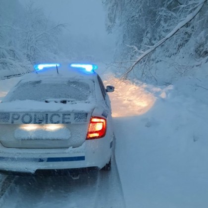 Баща търси премъзнали младежи, за да ги спаси - и той закъса