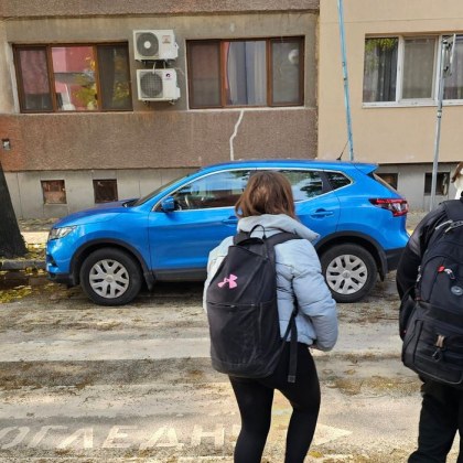 Паркиране в Пловдив успя да възмути местните жители Водач със син