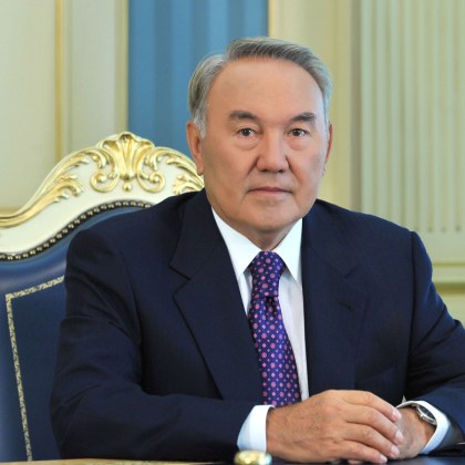 Назарбаев за първи път призна, че има второ семейство СНИМКА