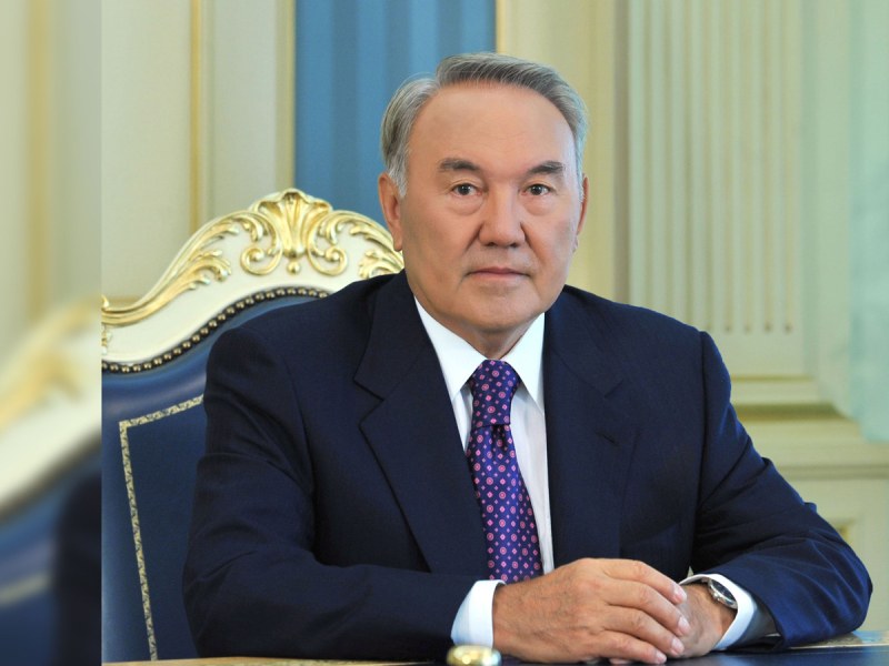 Назарбаев за първи път призна, че има второ семейство СНИМКА