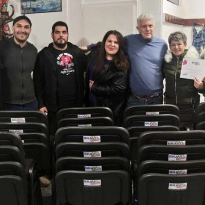 Браво Пловдив дари 30 чисто нови стола на пенсионерския клуб