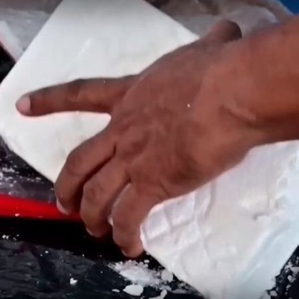 Колумбийската брегова охрана събра пакети с кокаин с общо тегло