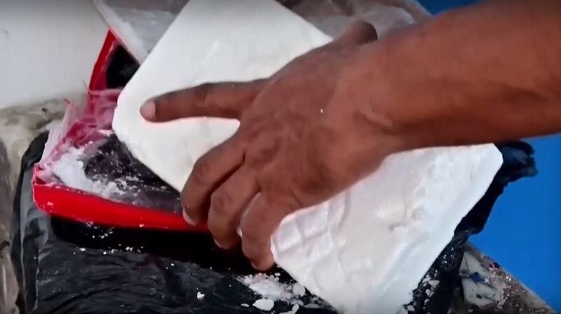 Колумбийската брегова охрана събра пакети с кокаин с общо тегло