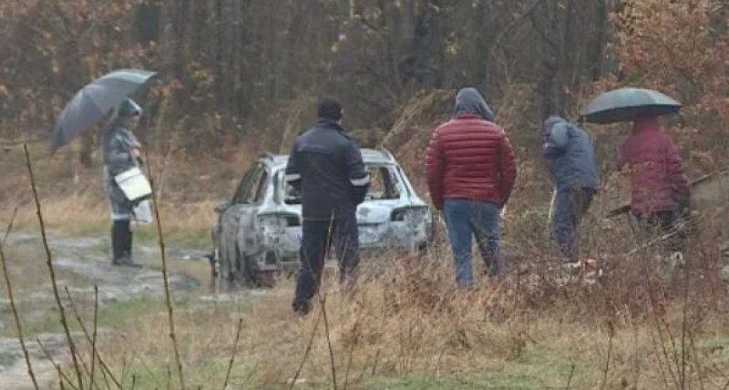 Обирът на инкасо: Откриха изпепелен автомобил край път СНИМКА