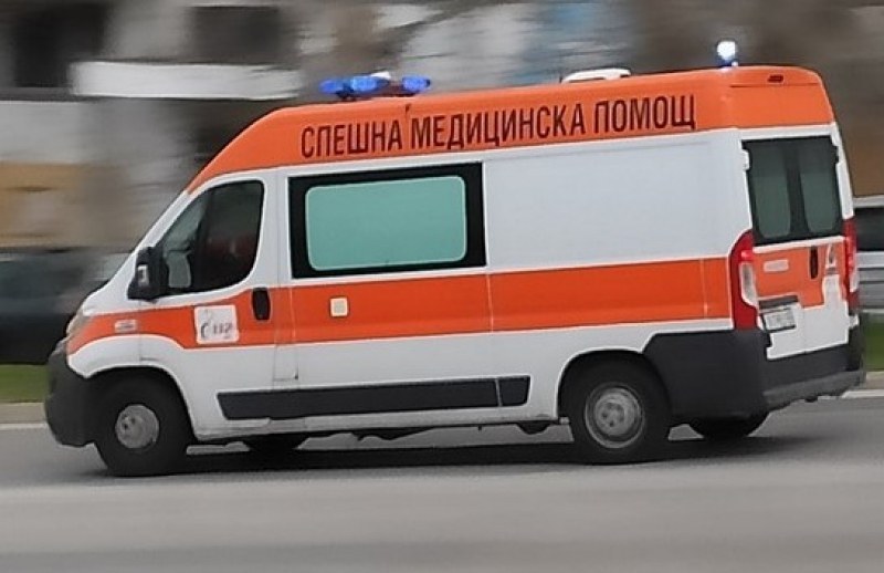 Пиян шофьор обърна кола по таван, четирима са ранени, сред тях дете
