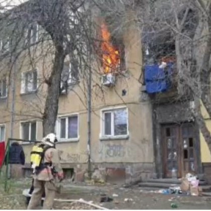 Пожар е избухнал в жилищна сграда в Пловдив Три пожарни