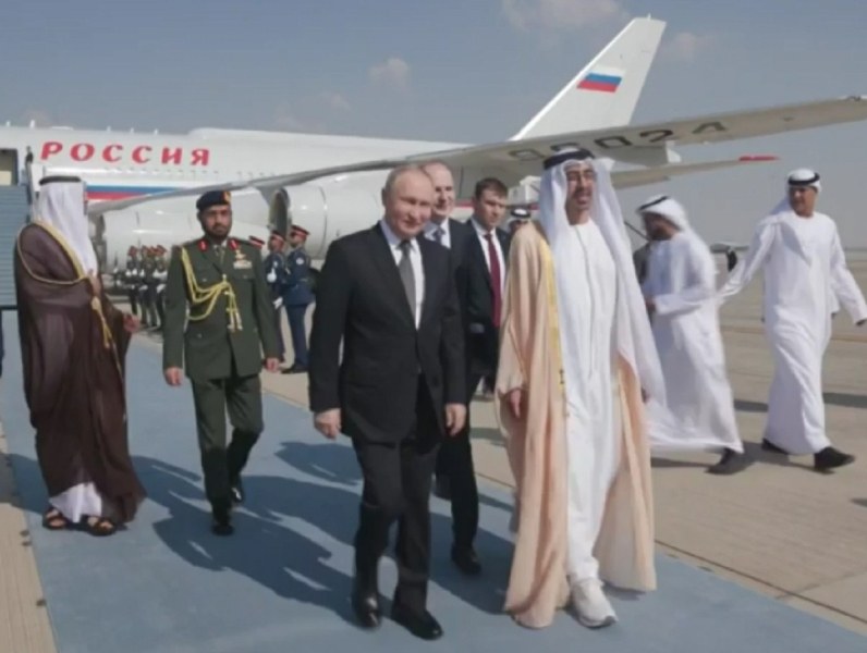 Руският президент Владимир Путин пристигна в столицата на ОАЕ Абу