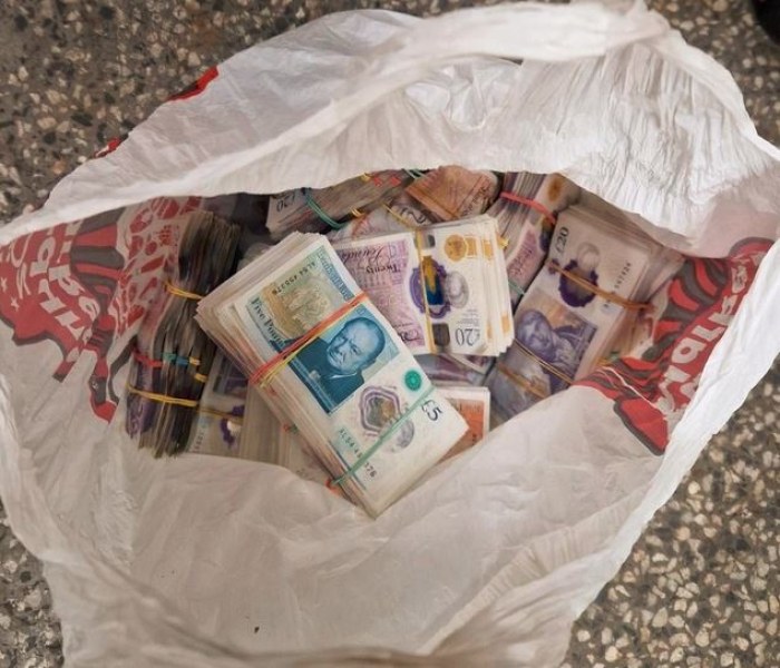 Тираджия опита да прекара 400 бона валута в хладилно полуремарке ВИДЕО