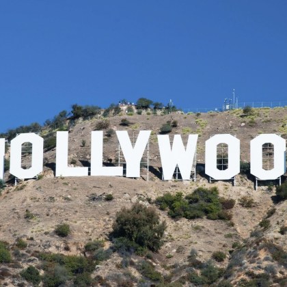 Легендарният надпис Холивуд навърши 100 години 13 метровите букви се издигат