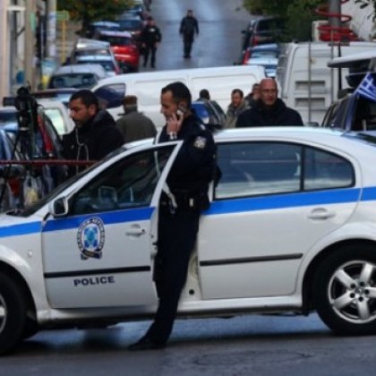 Гръцката полиция арестува 18 годишен грък който изстреля сигнална ракета и