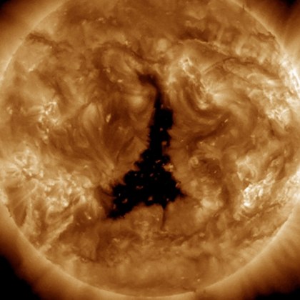 Експерти заявиха че на повърхността на Слънцето се е появила