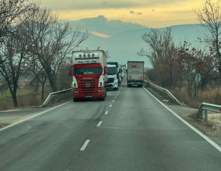 Катастрофа на Околовръстното на Пловдив, има голямо задръстване