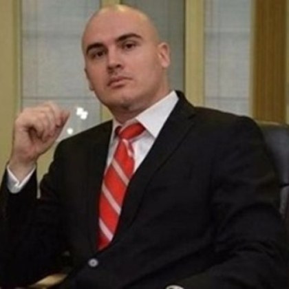Делото за плагиатство срещу адвокат Петър Илиев чието име нашумя