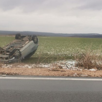 Шофьор е катастрофирал днес край Варна За произшествието сигнализира шофьор Кола