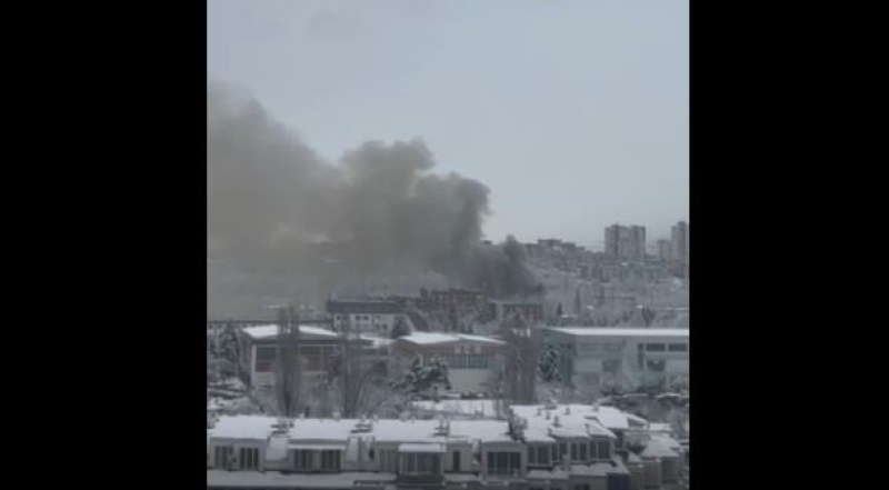 Пожар гори в сграда на бул. Климент Охридски в посока