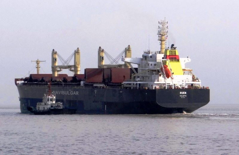 Екипажът на българския кораб Руен“, който беше отвлечен в Арабско