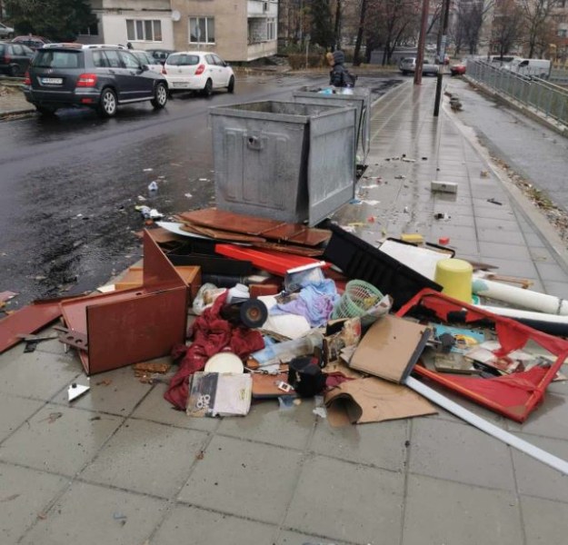 Асеновградчани: Грозна картина, трябват глоби! СНИМКИ