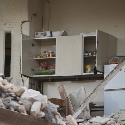 Най малко 116 души са загинали при силно земетресение в Северозападен