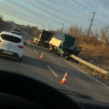 Катастрофа с камион с станала тази сутрин край Шумен Тежкотоварното