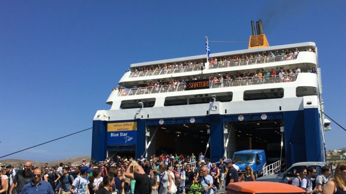 Фериботите в Гърция не искат да транспортират електромобили