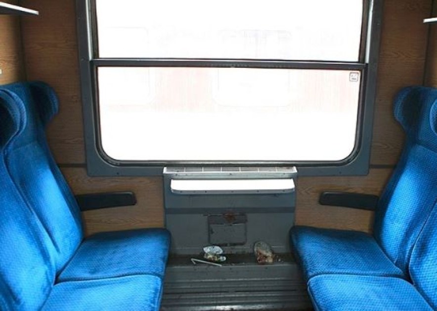 Млада жена заспа във влака за Варна, събуди се неприятно изненадана