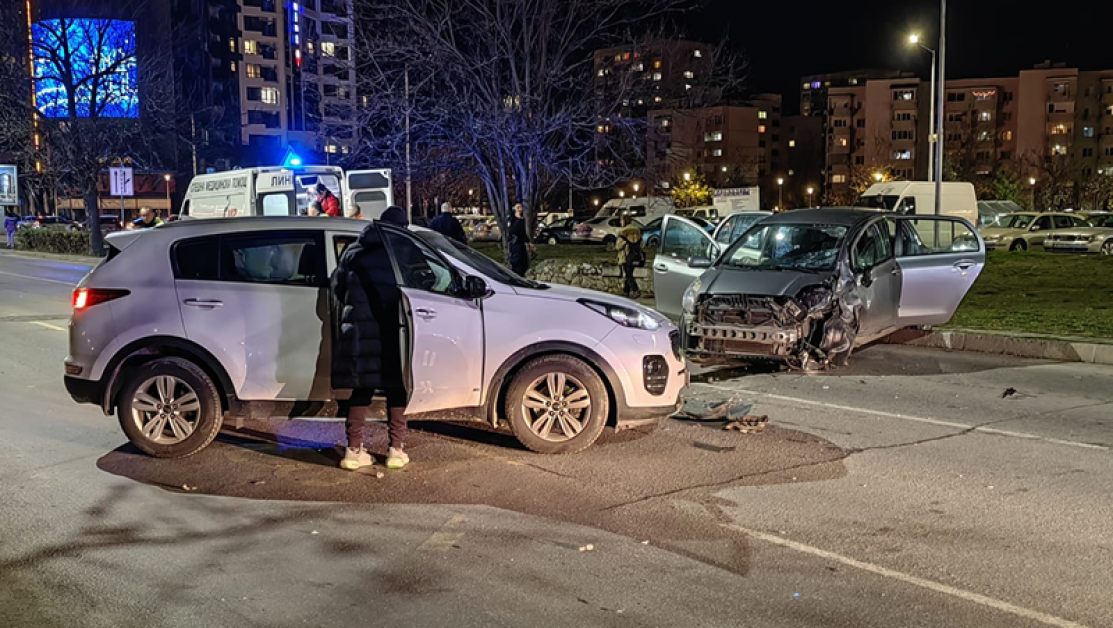 Тежка катастрофа в Пловдив, има пострадали СНИМКИ