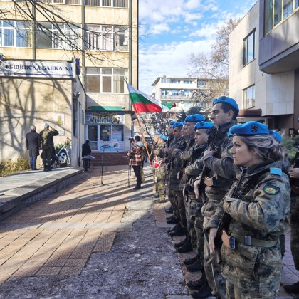 Специалните сили откриха паметна плоча на летеца-герой капитан Димитър Списаревски в родния му град Добрич