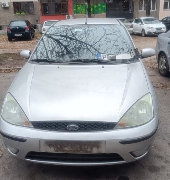 Вандалстваха по колата на пловдивчанка. Каква е причината? СНИМКИ