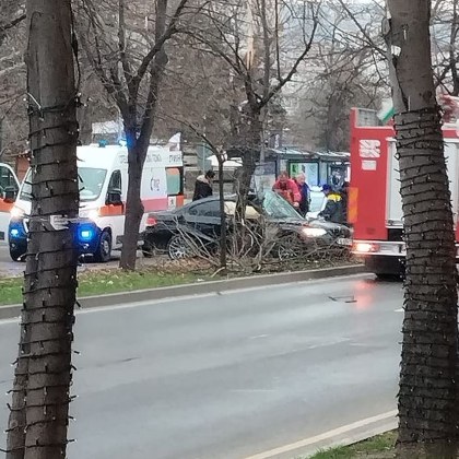 Катастрофа е станала тази сутрин във Варна Лек автомобил БМВ