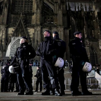 Германската полиция съобщи че е претърсила в събота Кьолнската катедрала