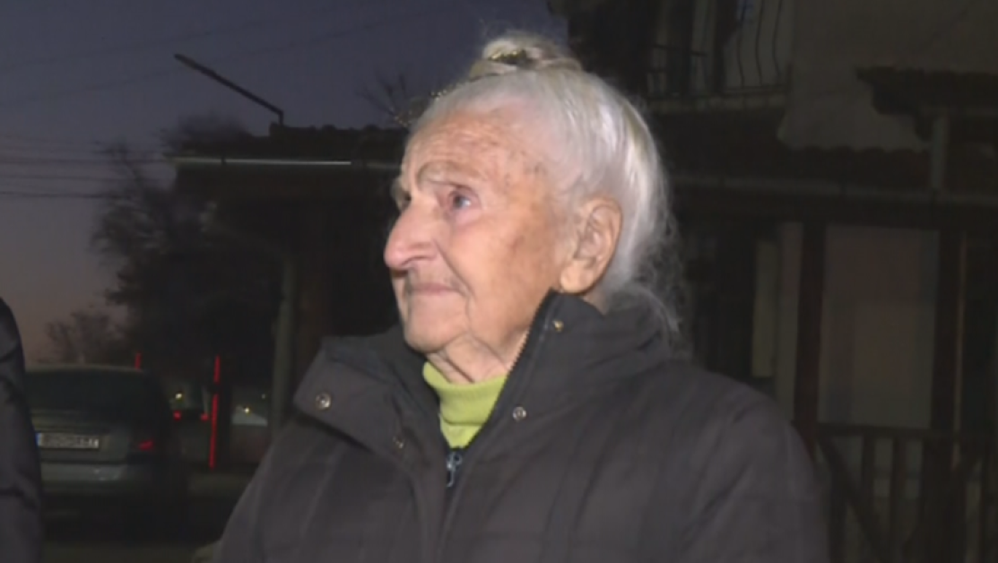 Възрастна жена остана без дом след пожар