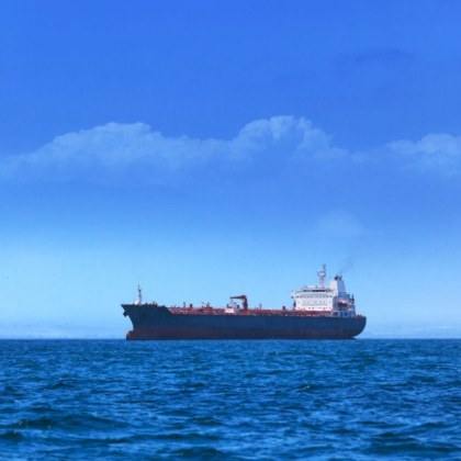 Руска мина избухна и подпали товарен кораб в Черно море