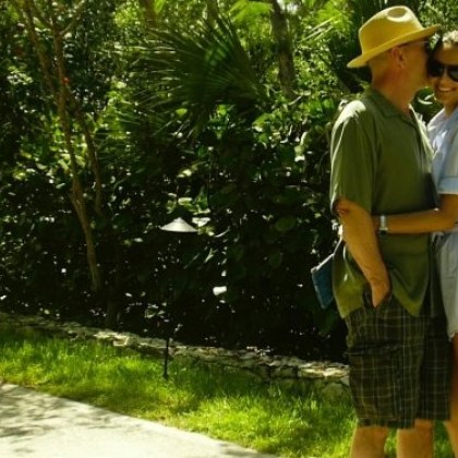45 годишната съпруга на Брус Уилис Ема Хеминг публикува снимка със съпруга