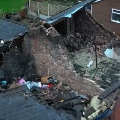 Около сто жилища бяха повредени след като торнадо премина през
