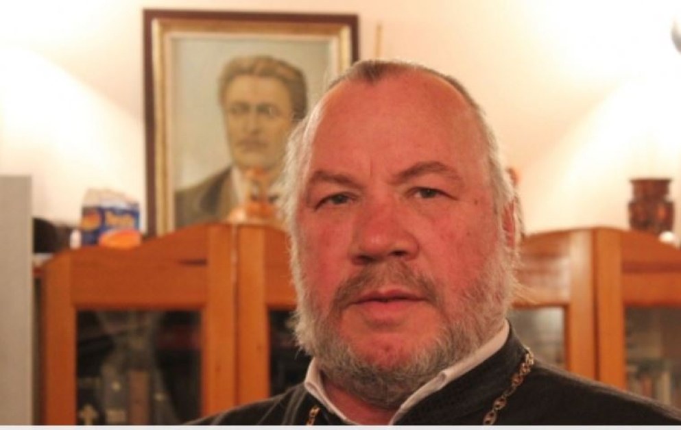 Погребват отец Боян Саръев в църквата, в която е служил 33 години