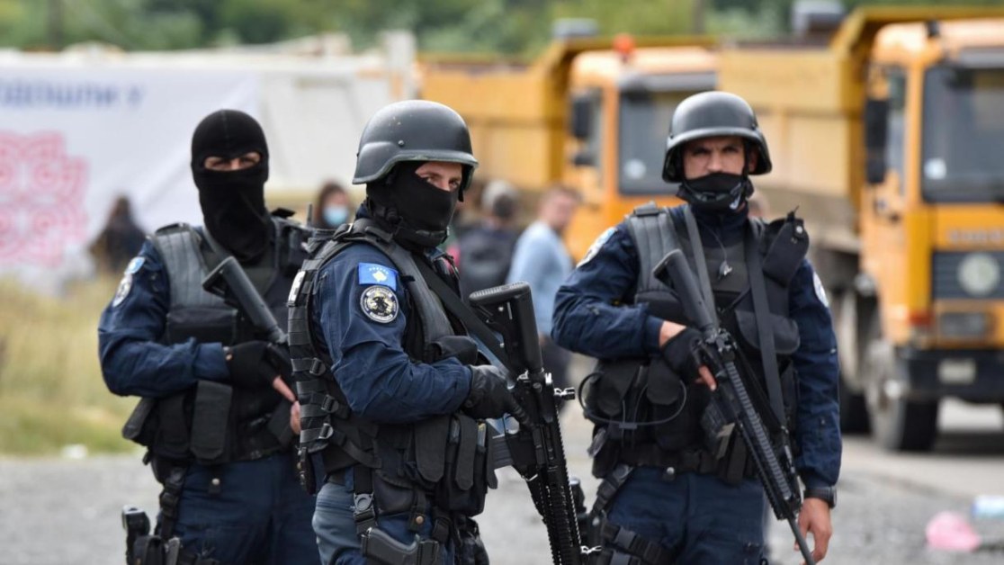 Няколко души са стреляли по косовската гранична полиция в събота