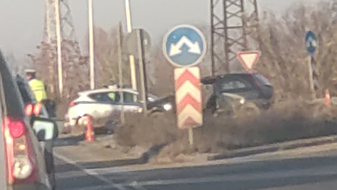 Катастрофа между кола и мотор край Пловдив СНИМКА