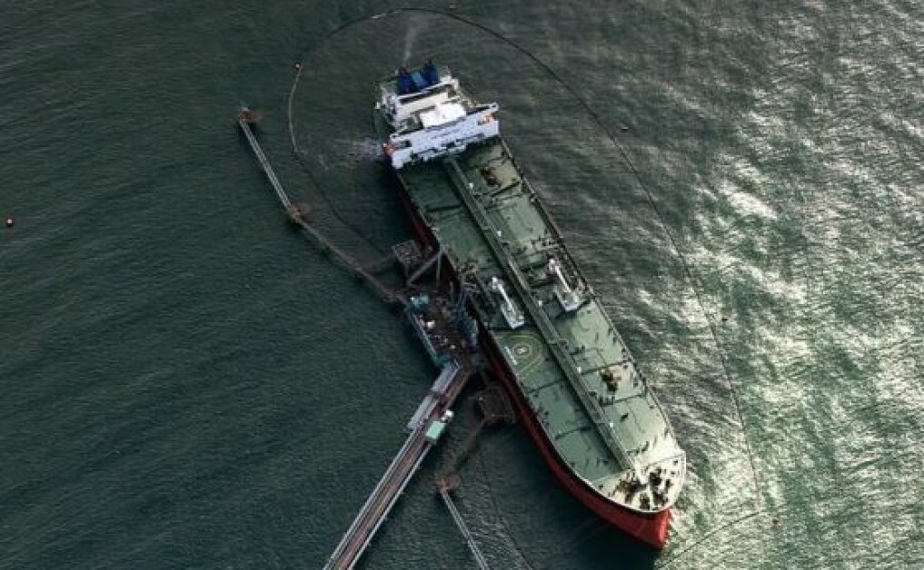 Британската компания за морска сигурност Амбри (Ambrey) съобщи, че контейнеровоз,