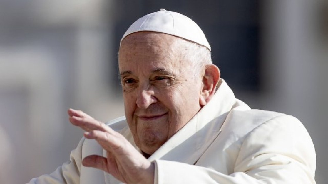Свещеник от Тоскана сравни Франциск с папа Бенедикт в новогодишно