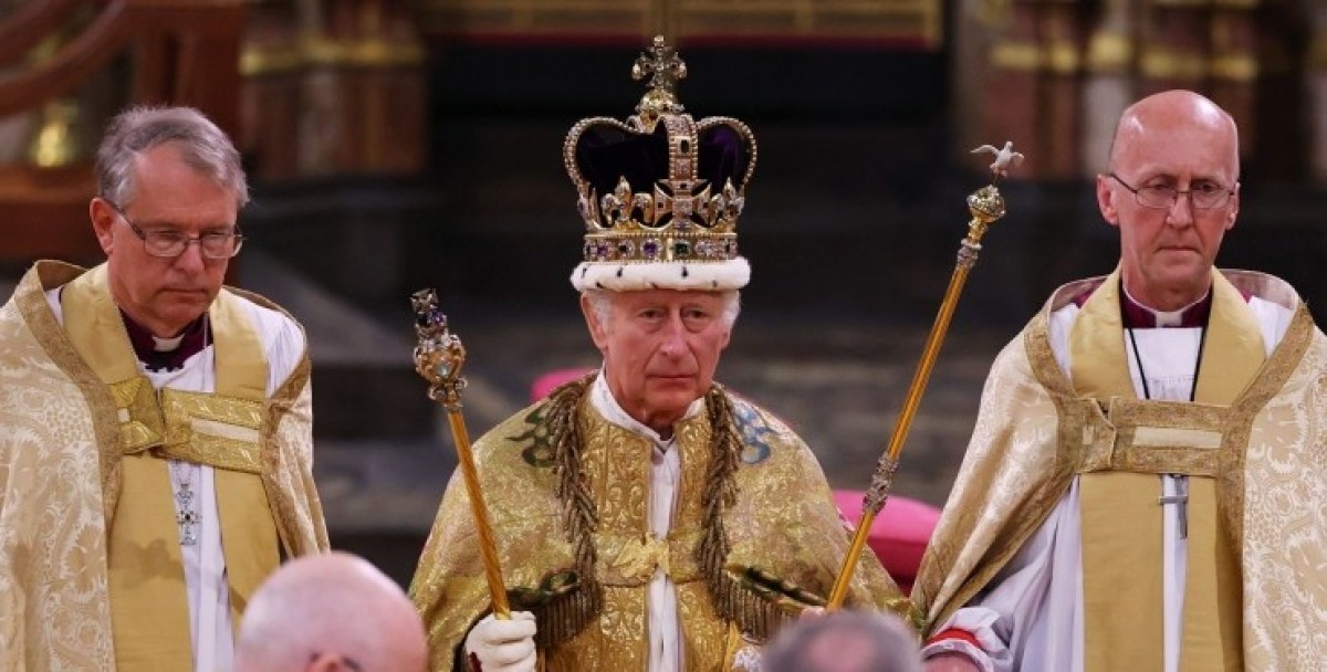 Крал Чарлз III може да абдикира в полза на Уилям: каква е причината