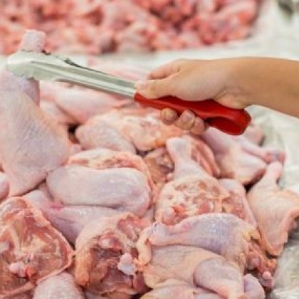 Производители препакетират вносни стоки, продават ги за родни