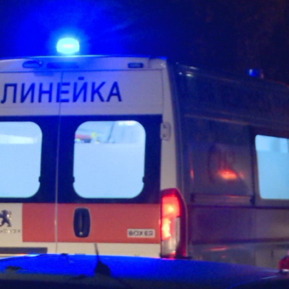 Шофьорка блъсна ученик, откараха го в болница