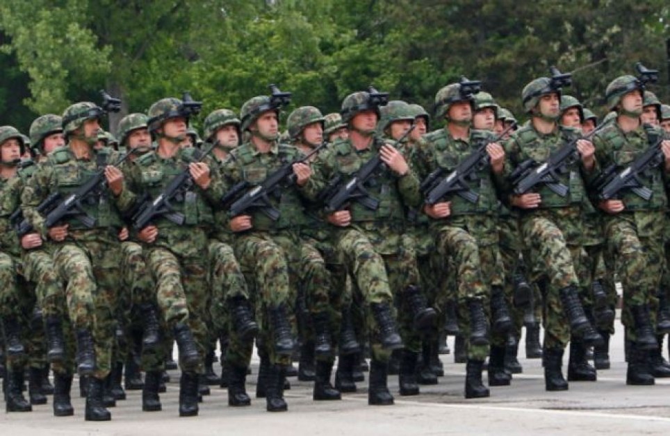Генералният щаб на сръбската армия предложи на президента Александър Вучич