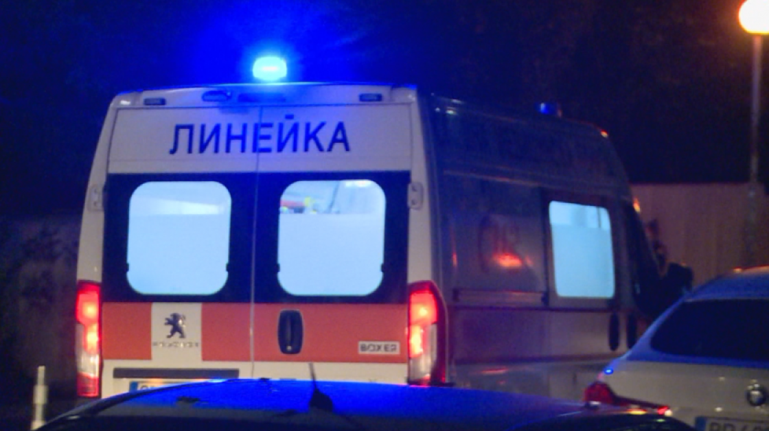 Шофьорка блъсна ученик, откараха го в болница
