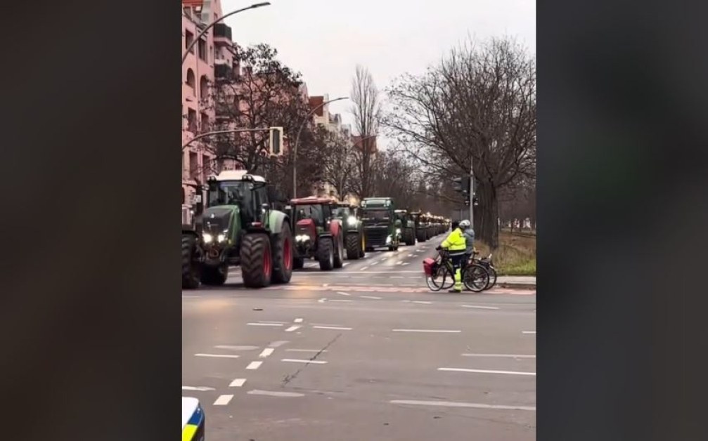 В Германия: Хора се презапасяват, блокади по пътищата ВИДЕО