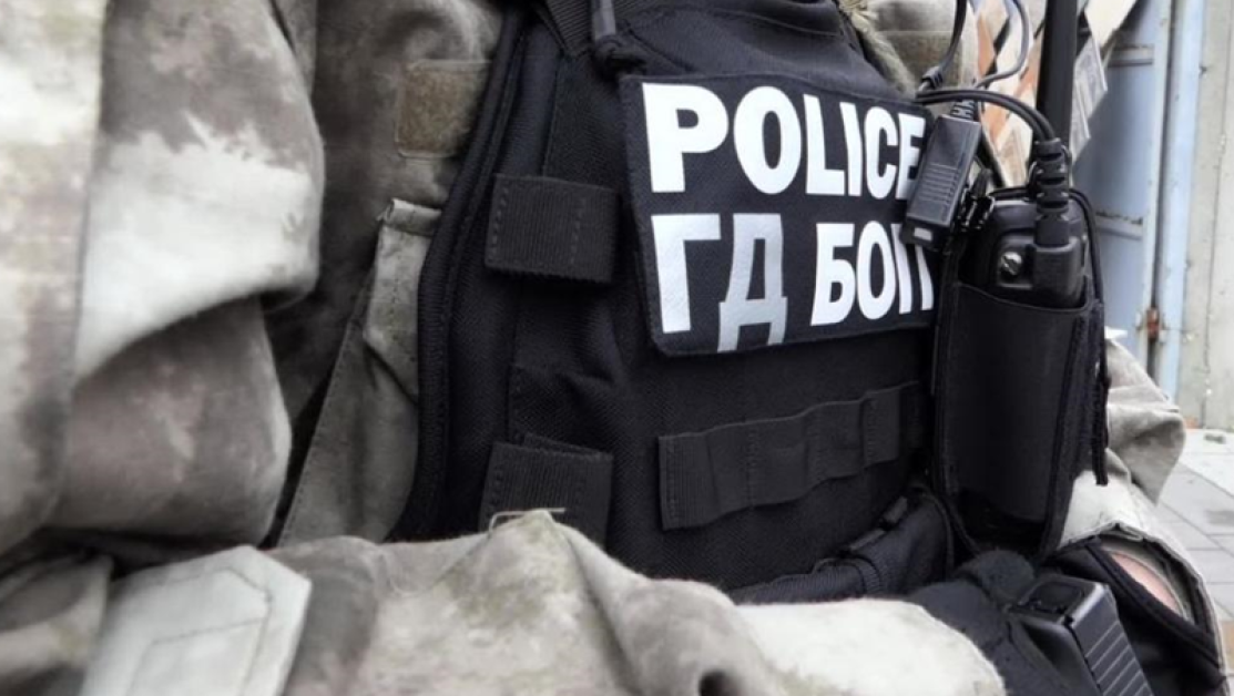 Спецакция на ГДБОП във Велико Търново, има задържани