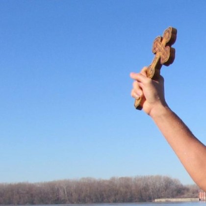 В Попово 11 годишен извади пръв Богоявленския кръст сред единадесет скочили