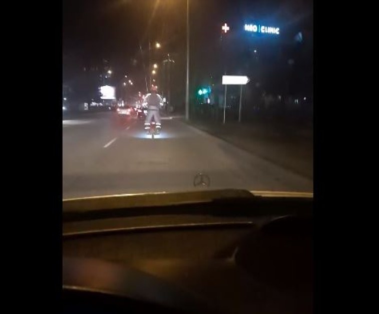 Имат ли право тези "неща" да се движат по пътищата?  ВИДЕО