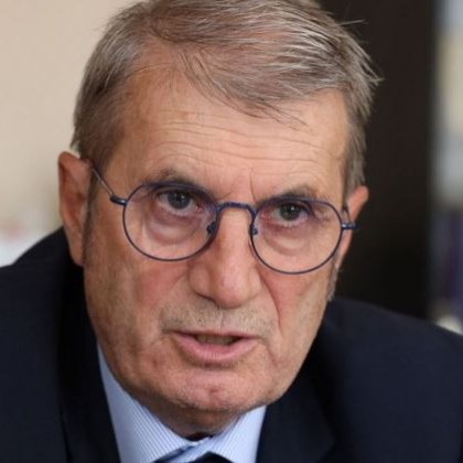 Министърът на здравеопазването Христо Хинков ще отстъпи поста си при